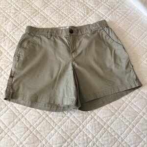Boston Traders Women's Roll Cuff Cargo Shorts Olive Green Size 10